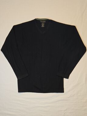 Harry Rosen Deep Black Pure New Wool V-Neck Knit Lightweight Pullover Sweater